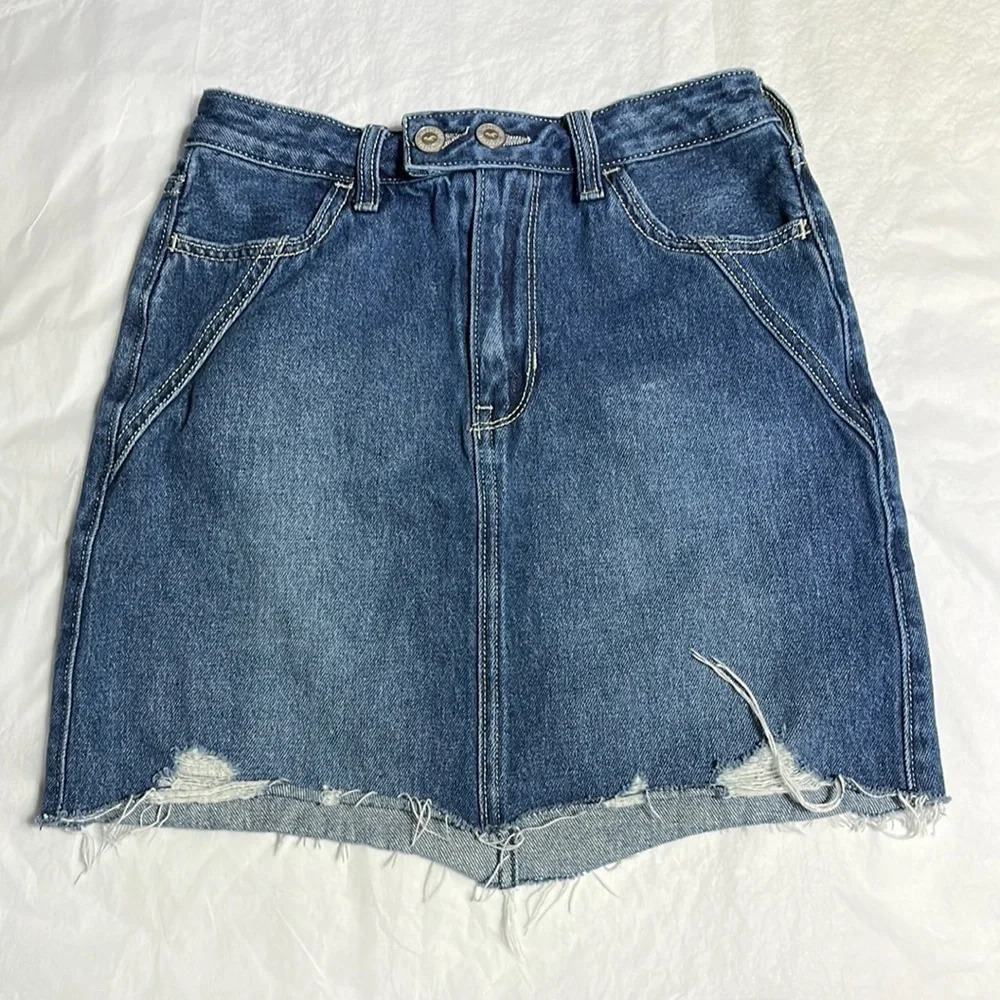Hollister size 26 inch-waist (1 JR) ultra rise denim skirt